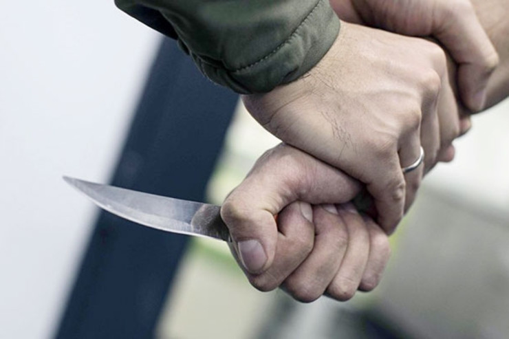 Azərbaycanda ailə DƏHŞƏTİ:  qardaşını öldürdü