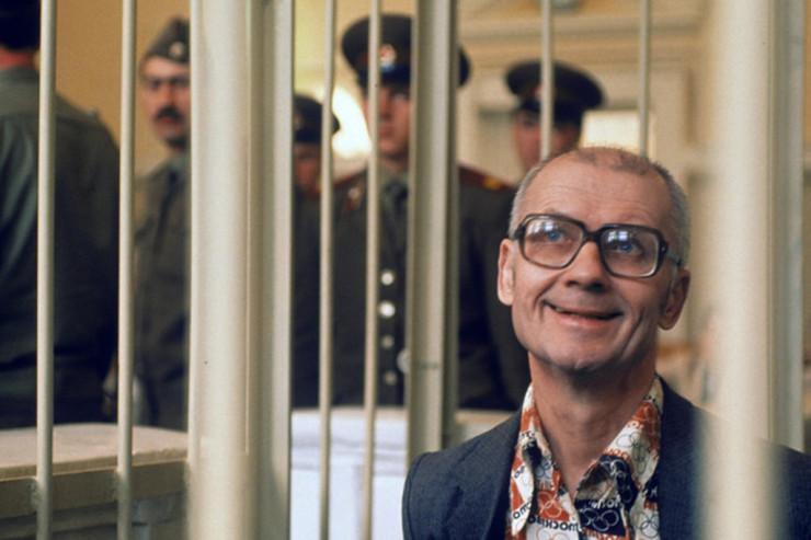 50-dən çox qadını dişi ilə parçalayan   MÜƏLLİM   - TƏFƏRRÜAT