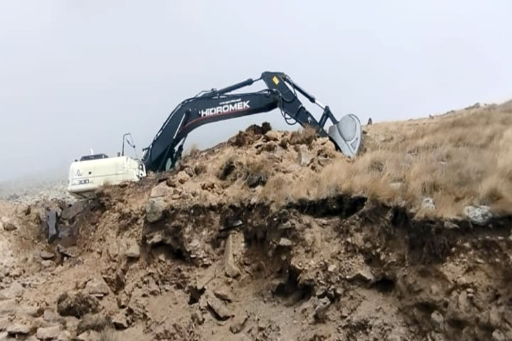 Laçında yol çəkən texnika atəşə tutuldu