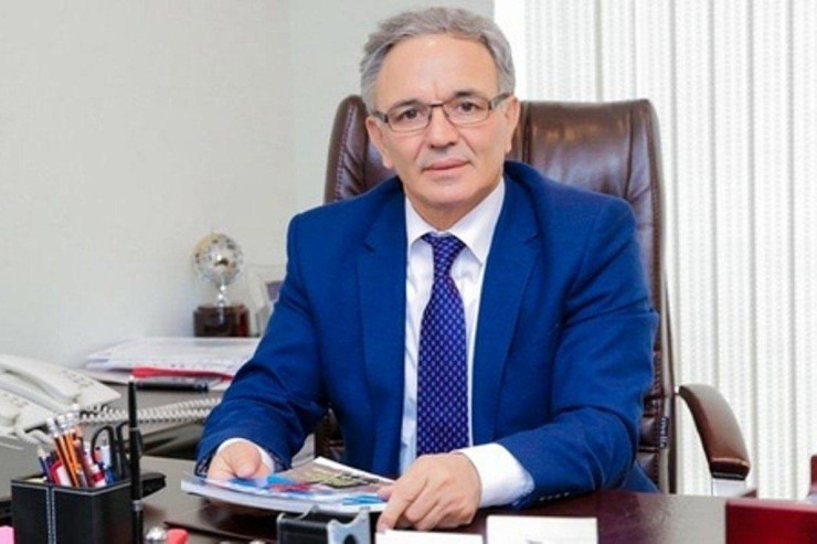 Əflatun Amaşov Əvəz Zeynallının həbsindən  YAZDI 