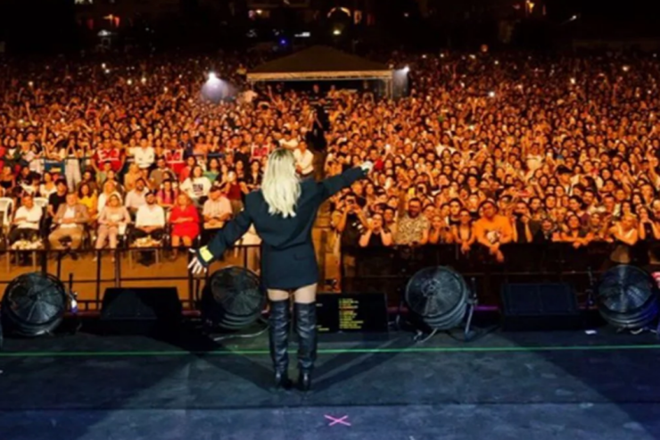 Hadisənin ŞOUSU , hamı güldü - Üzüyü hələ barmağındaymış