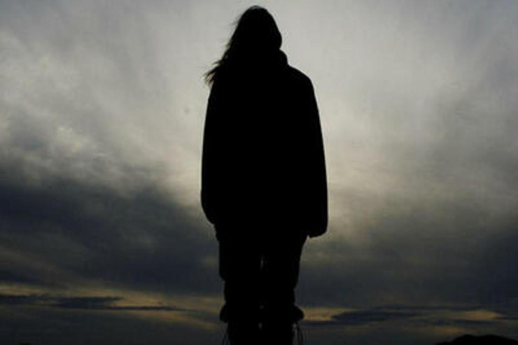 39 yaşlı qadın EVDƏN QAÇIB 