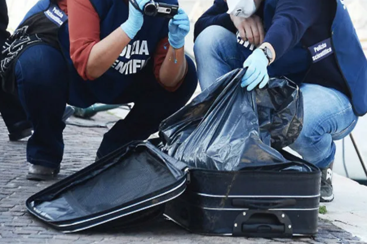  Sevgilisini doğrayıb   çemodanlara yığdı