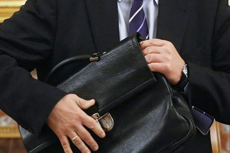 Azərbaycanda deputata qarşı güclü  TƏZYİQLƏR 