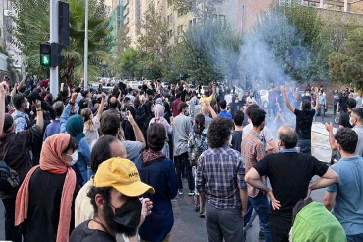 İranda bir şəhər etirazçıların əlinə keçdi - VİDEO 