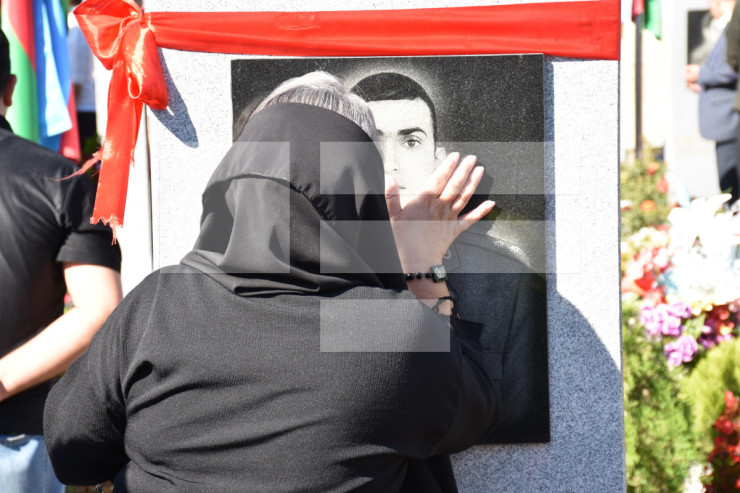Azərbaycan şəhidlərini anır - FOTOLENT