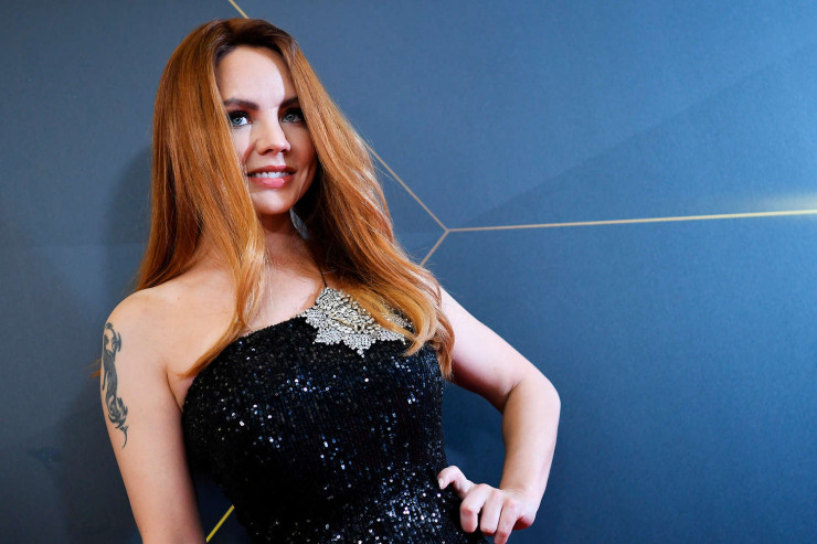 Məşhur müğənni konsertdə çətin anlar yaşadı: "Hərəkət etmək çətindir"