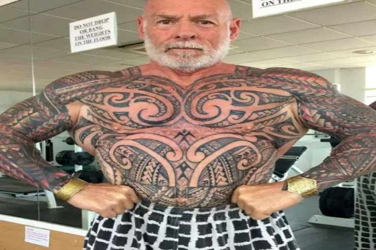 Bədəninin hər yerində döymə var:  10 min dollar xərcləyib 