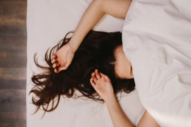 Halsız oyanmağı dayandırın – Günə yorğun başlamamaq üçün 4 amil  