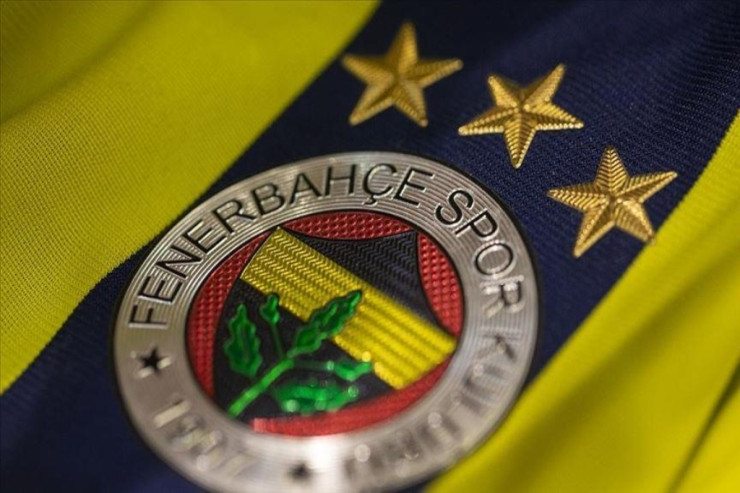 Məşhur futbolçu "Fənərbaxça"dan ayrılır 