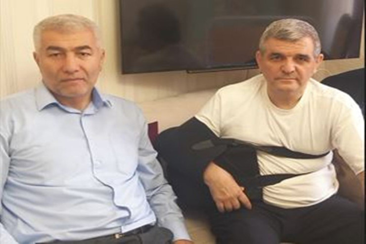 Tanınmış həkim Fazil Mustafa ilə görüşdü: “Çiynindəki yarası ciddidir” 