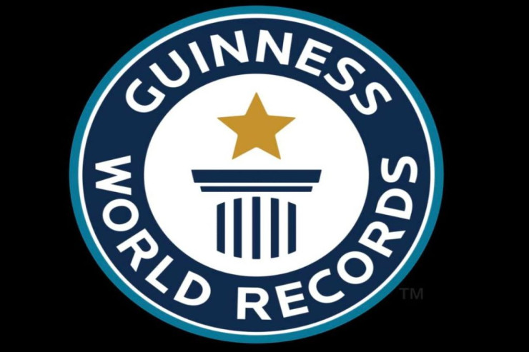 Ən uzun müsahibəyə görə  dünya rekordçusu   oldu