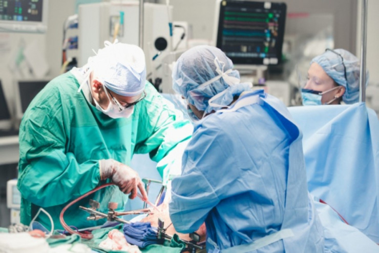 Bakıda xarici vətəndaş  əməliyyat masasında öldü