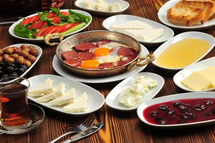 Səhər yeməyində bu qidalar maddələr mübadiləsini  pozur