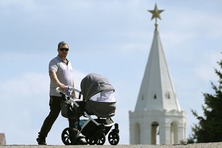 Bu ölkədə  atalıq məzuniyyətinə   gedən kişilərin sayı AÇIQLANDI