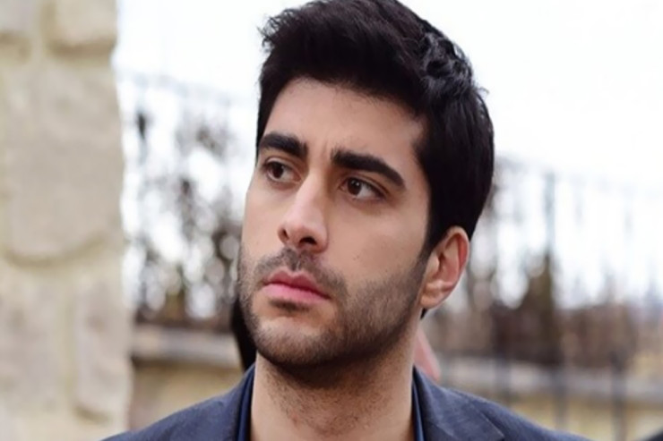 Məşhur aktyor makiyajı ilə  biabır oldu