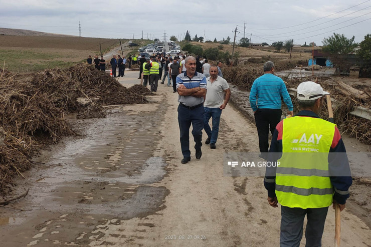 Selə görə bağlanan yol açıldı