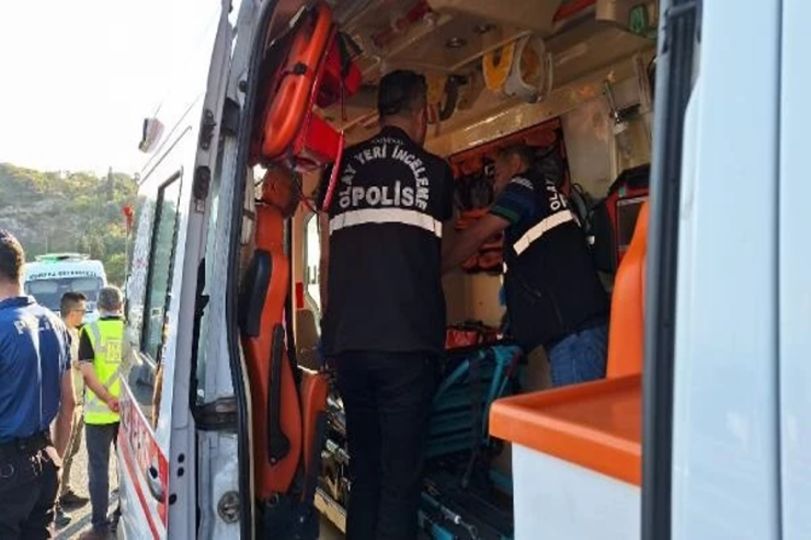 15 yaşlı qız təcili yardım maşınından özünü ataraq intihar edib 