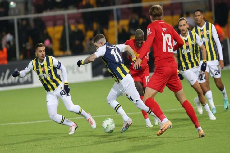 Konfrans Liqası: "Fənərbaxça" və "Beşiktaş"dan  biabırçı məğlubiyyət 