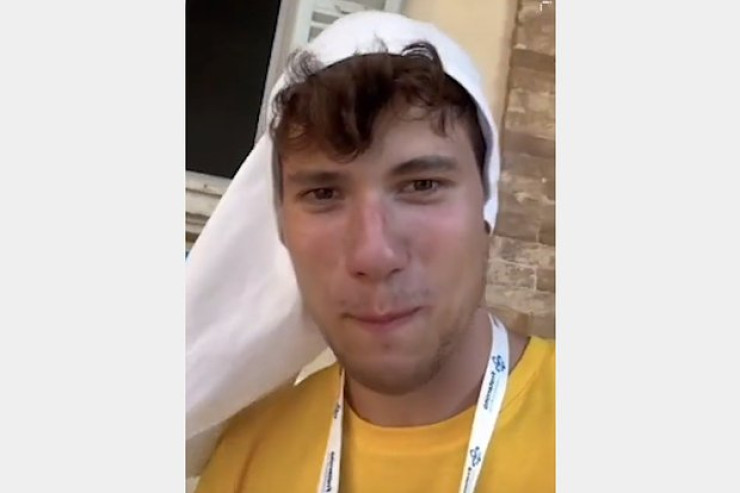 İtaliyanın ən yaraşıqlı kişisi  keşiş olmağa   qərar verdi