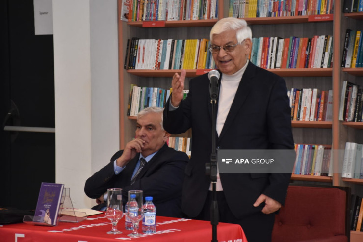 Rafiq Əliyev və Kamal Abdullanın birgə yazdığı kitabın İMZA GÜNÜ 