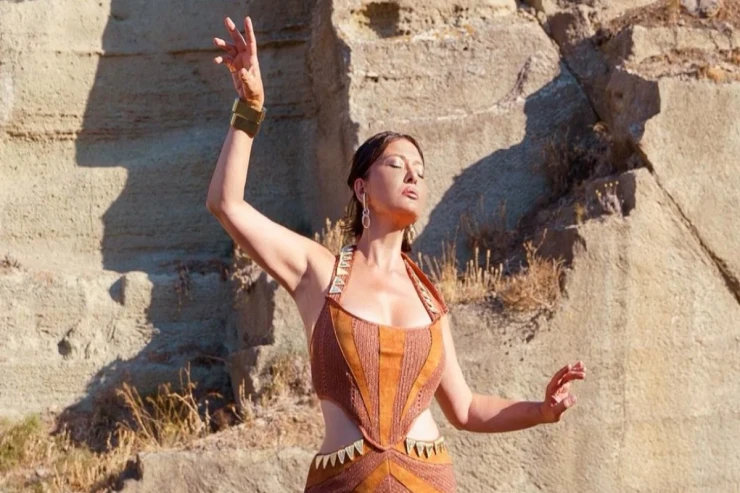 Məşhur aktrisa 20 yaşında olan fotosunu paylaşdı