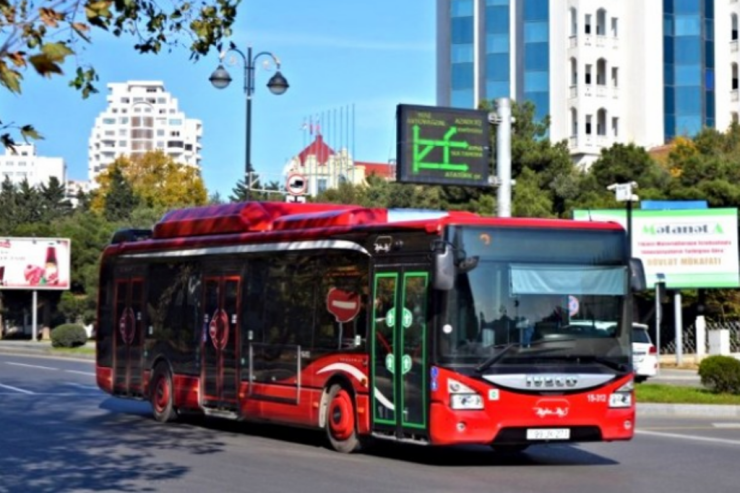 Sərnişinləri avtobusla yolda qoyub gedən  sürücü qovuldu 