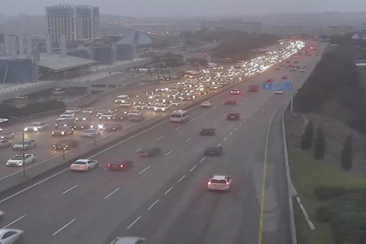 Bakıda sıxlıq olan yollar - SİYAHI 