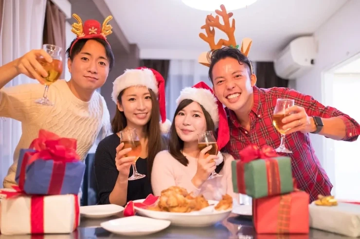 Qəribə Milad  adətləri və simvolları 