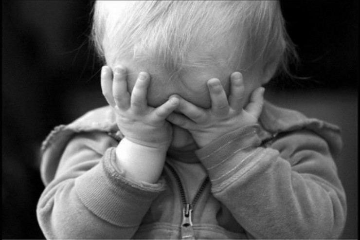 Oğlunu aclıqdan öldürən ana Azərbaycana qaçdı - ŞOK OLAY 