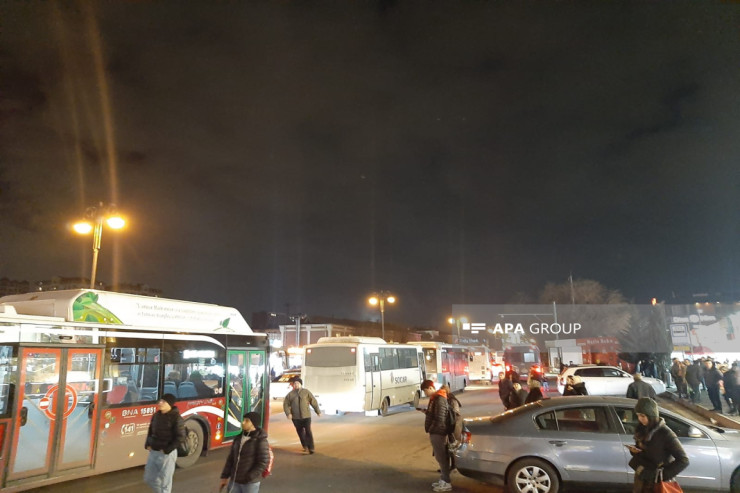 Bakıda bəzi avtobuslar gecikir-FOTO 