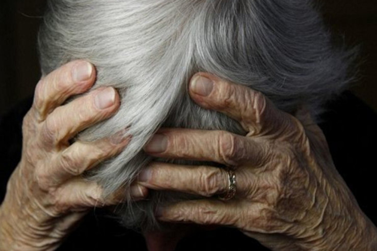 Psixoloq anasını  ÖLDÜRÜB  , bank hesabındakı pulla "JAGUAR" ALDI  