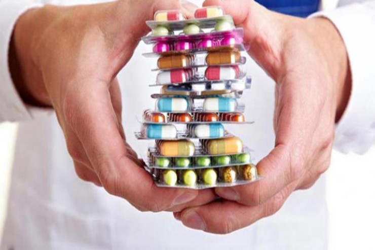 Baş ağrısını kəsmək üçün atdığımız dərmanların ZİYANI VAR? - Həkim danışdı  