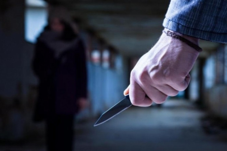 Bakıda arvadını küçədə öldürmək  istəyənin məhkəməsi başlayır