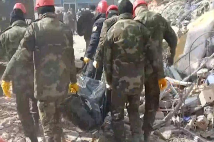 Xilasedicilərimiz dağıntılar altından 53 nəfəri sağ, 729 nəfərin cəsədini çıxarıb -FOTO  -VİDEO 