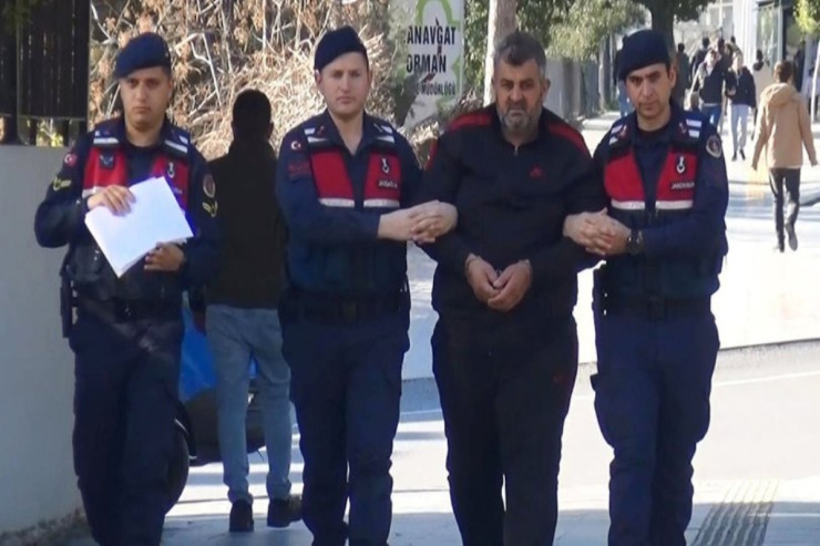 Türkiyədə zəlzələdə dağılan binalarla bağlı 120 nəfər  həbs edilib