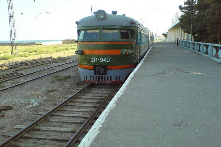 Dəmiryol stansiyasında silahlı şəxs saxlanıldı