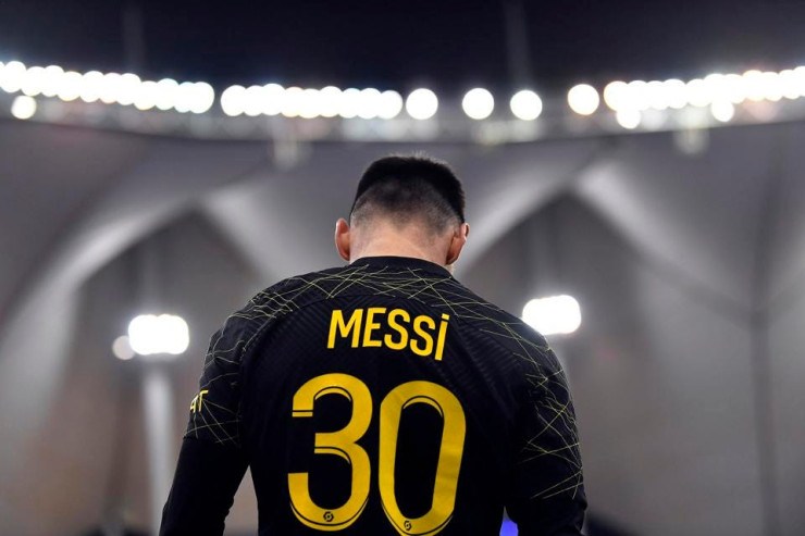 Messi ilk klubuna qayıdır