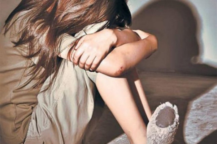 Məşhur aktrisa 15 yaşında  zorlandığını   AÇIQLADI