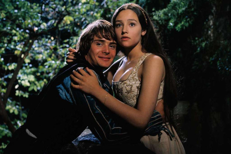 "Romeo və Cülyetta"nın ulduzları seks səhnələri üçün  YARIM MİLYARD   tələb edirlər - VİDEO 
