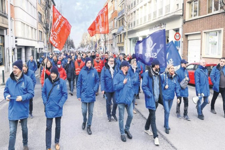 Polislər maaşlarına görə aksiyaya başladılar - FOTO 