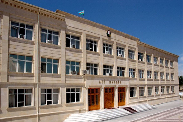 Naxçıvan Ali Məclisinin şöbə müdirləri işdən çıxarıldı 