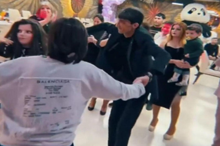 Balaəli Rəşadın övladları  ilə belə RƏQS ETDİ - VİDEO 