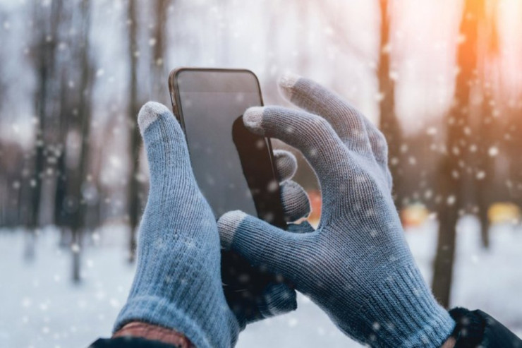 Qışda telefonlar daha tez sıradan çıxır: Nə etməli? 