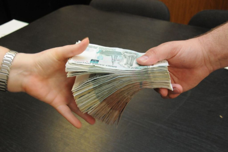 Bu ölkədə maaşlar  rekord həddə artdı  