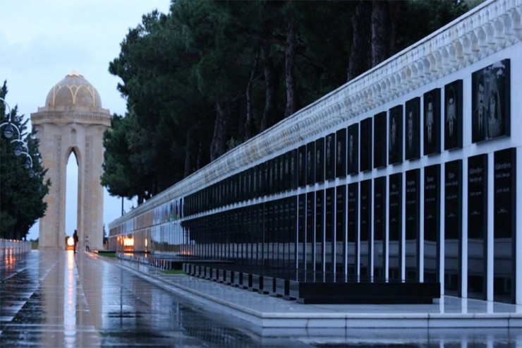 "Şəhidlər xiyabanı təmir olunacaq" - Eldar Əzizov 