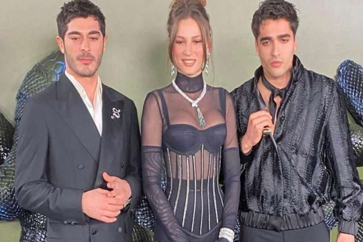 Serenayın taxdığı boyunbağının qiyməti DODAQ UÇUQLATDI  - FOTO 