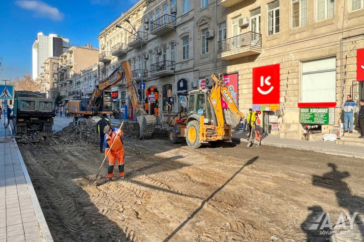 Bakının bu küçəsində yollar bağlanır 