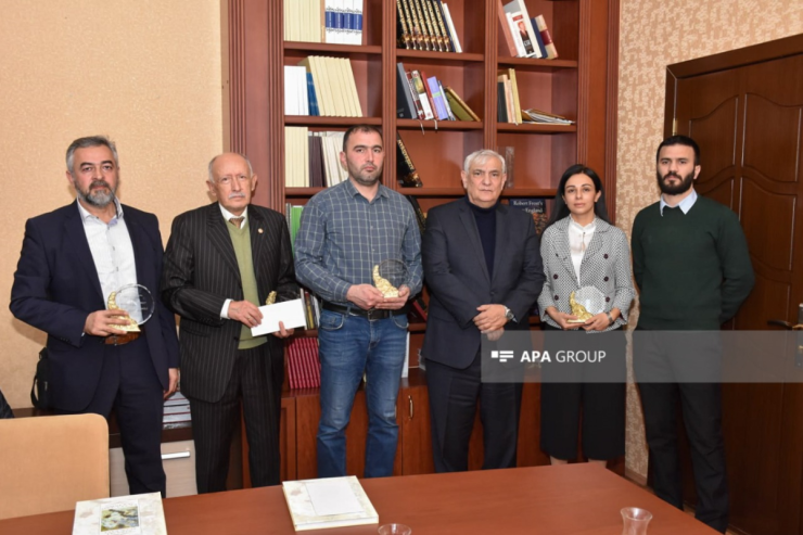 "Ədəbiyyat adamı” mükafatı təqdim olundu - FOTO 