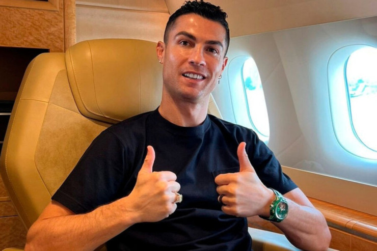 Ronaldonun bir milyon yarımlıq SAATI: İslamın simvolu... 